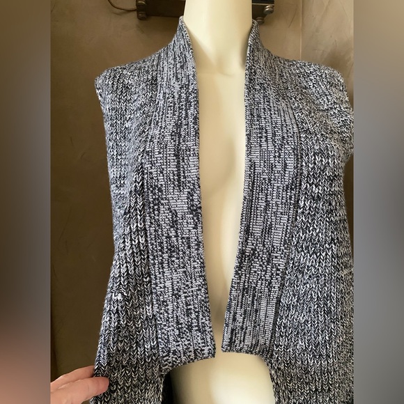 Banana Republic Gray Sleeveless Sweater Vest Cardigan Sz S - Picture 4 of 9